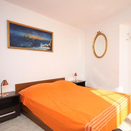 Apartments By The Sea Marusici, Omis - 8632 ميميتسا الغرفة الصورة