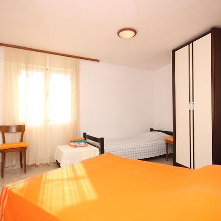 Apartments By The Sea Marusici, Omis - 8632 ميميتسا الغرفة الصورة